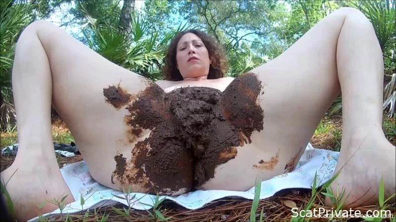 Spontaneous Outdoor Bowel Release - Goddess Amanda